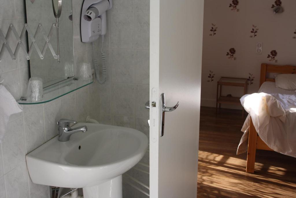 Auberge De Saint Julien Aux Bois 部屋 写真