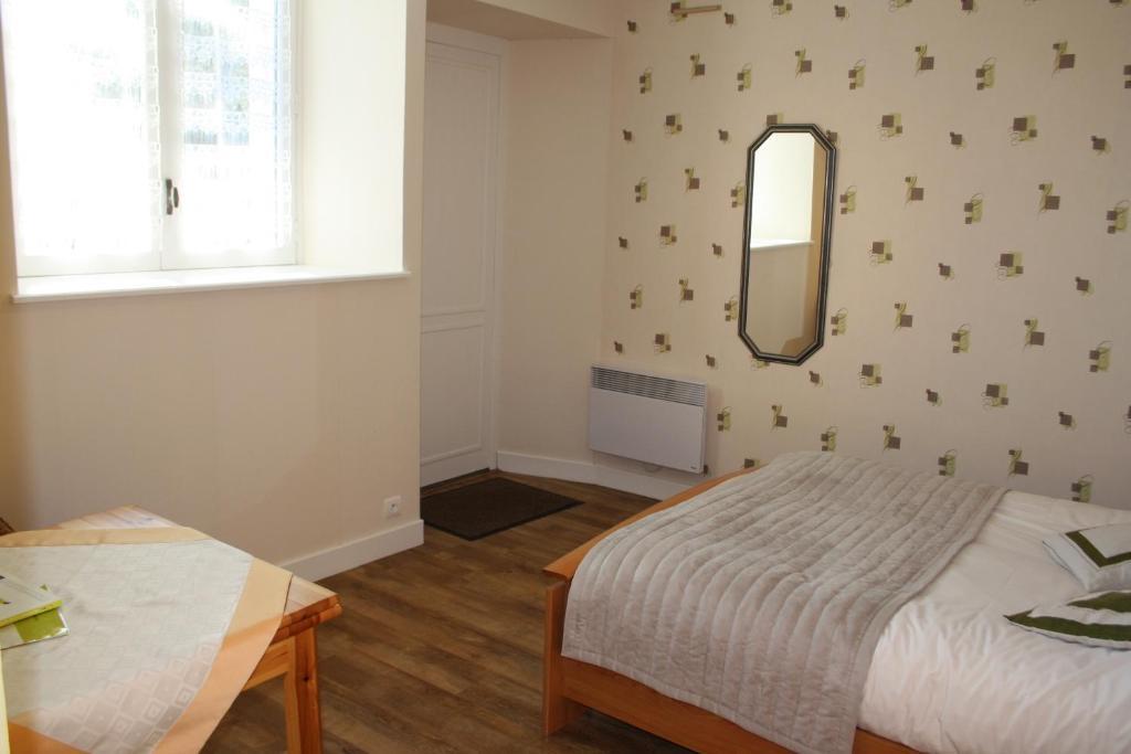Auberge De Saint Julien Aux Bois 部屋 写真